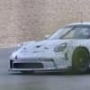 基于992年的保时捷911 GT3 R Racer在纽伯格林赛道首次亮相