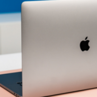 动手使用16英寸MacBookProApple终于修复了键盘