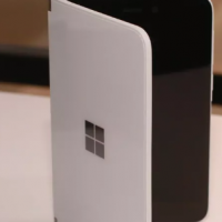微软表示其SurfaceDuo手机不是真正的手机这就是为什么