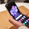 三星推出了名为 Galaxy Z Flip 的可折叠智能手机