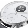 ScanWatch 看起来与 Withings Move ECG 非常相似